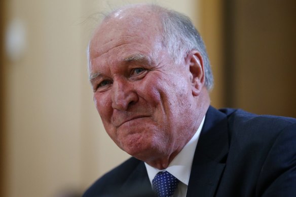 Former crossbencher Tony Windsor says the Nationals should keep Barnaby Joyce as leader to keep pushing voters towards teal independents.