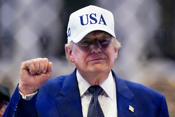 I mediatori internazionali credevano che il compleanno di Donald Trump – e la partita nella gabbia dell'UFC prevista per domenica sera – avrebbero potuto mettere Trump nell'umore giusto per firmare l'accordo quel giorno.