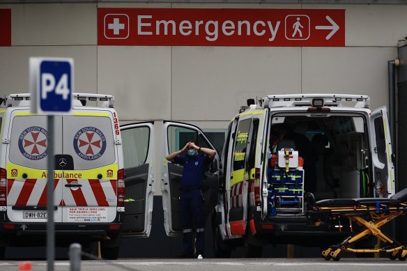 Patients are waiting in ambulances to get a bed in hospital.