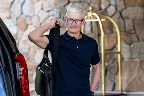 A foldable iPhone would take the pressure off Tim Cook. 