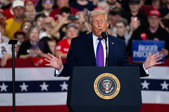 Trump si è recato in Kentucky a marzo per una manifestazione in cui si è ripetutamente scagliato contro il deputato repubblicano Thomas Massie e ha esortato gli elettori locali a scaricarlo.