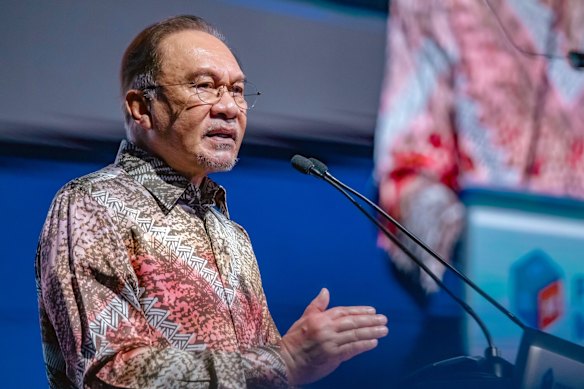 Malaysia’s Prime Minister Anwar Ibrahim thanked Iran for allowing Malaysian vessels trapped in the Persian Gulf to return home