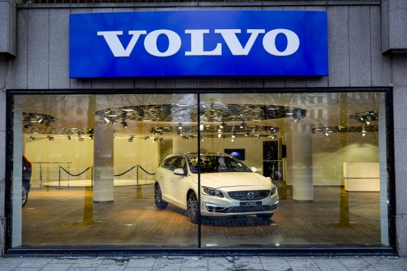 Swedish automaker Volvo Cars will suspend shipments of cars to the Russian market until further notice.