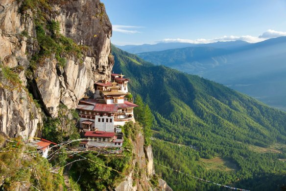 不要错过美丽的帕罗山谷，那里有不丹最著名的旅游景点虎穴。