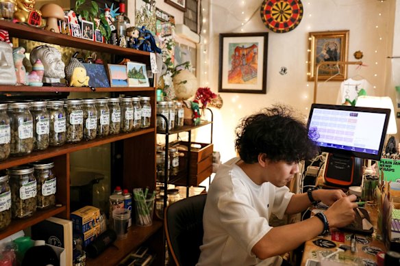 Em 2022, a Tailândia tornou-se o primeiro país da Ásia a descriminalizar a cannabis.