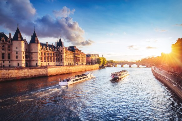 A cruise along the Seine from Pont Neuf is a great way to get a lay of the land.