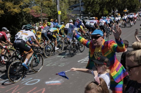 Action on the hill climb on Mount Pleasant Road.