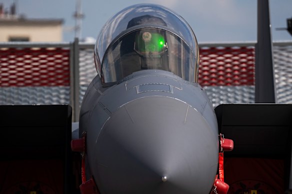 Venerdì un aereo F-15 americano è stato abbattuto sopra l'Iran. Il pilota è stato recuperato rapidamente e non si sa perché ci sia voluto più tempo per salvare il secondo aviatore dell'aereo.  