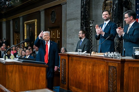 கேலரியில் டிரம்ப் பெரும் செல்வாக்கு செலுத்தினார்.