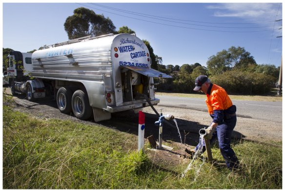 A string of regional centres was forced to truck in water during the Black Summer drought. The Productivity Commission says this should be a wake-up call for water policy.