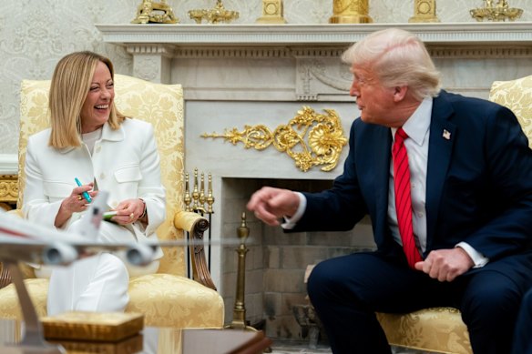 Il primo ministro italiano Giorgia Meloni e il presidente degli Stati Uniti Donald Trump alla Casa Bianca lo scorso aprile.
