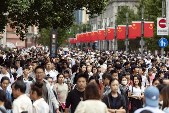 中国经济步履蹒跚，削弱了消费者信心。