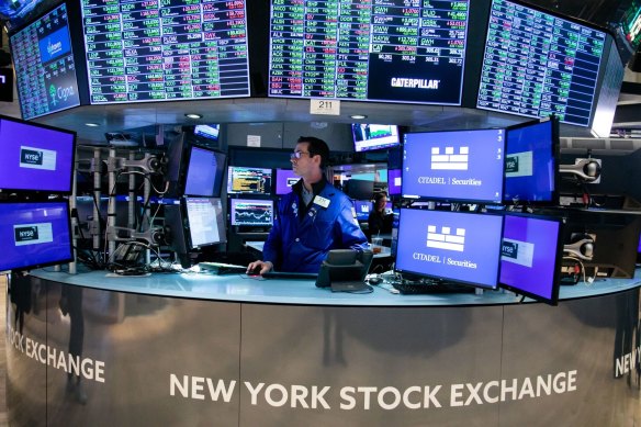 Wall Street recorded a rare losing week. 