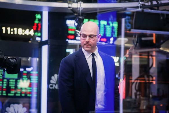 Duas autoridades discordaram da decisão, com os governadores Stephen Miran (foto) e Christopher Waller preferindo outra redução de um quarto de ponto.