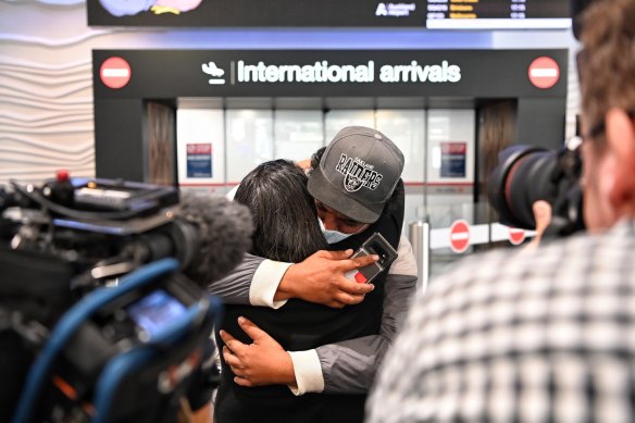 There were emotional scenes at Auckland airport in April 2021 as the first travel bubble flight from Australia landed.