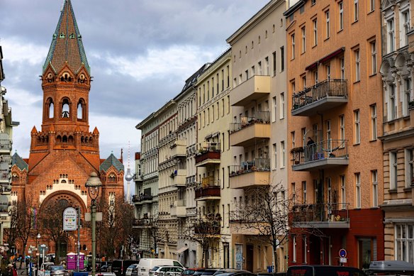 Appartamenti Altbau nel quartiere Kreuzberg di Berlino, Germania.