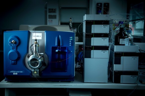 The liquid chromatograph and liquid spectrameter heats up samples to 1000 degrees so it breaks into atoms and tested for substances.