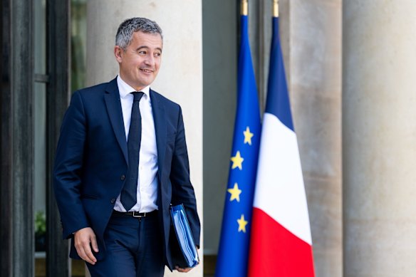 O Ministro da Justiça francês, Gérald Darmanin, sinalizou a sua ideia de proibir os migrantes numa entrevista televisiva.