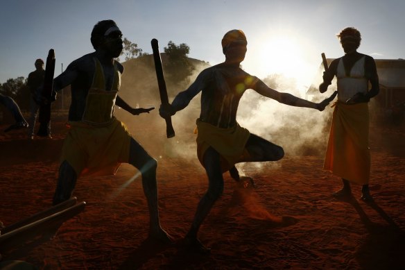 Gumatj clan ceremonial leaders performing the Gurtha ceremony at the opening ceremony of the First Nations National Convention held in Uluru, at the Mutitjulu community, on Tuesday 23 May 2017. fedpol fedpol Photo: Alex Ellinghausen