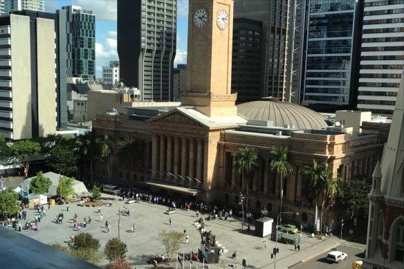 King George Square once featured grass and a water fountain. It now features heat-reflecting concrete. 