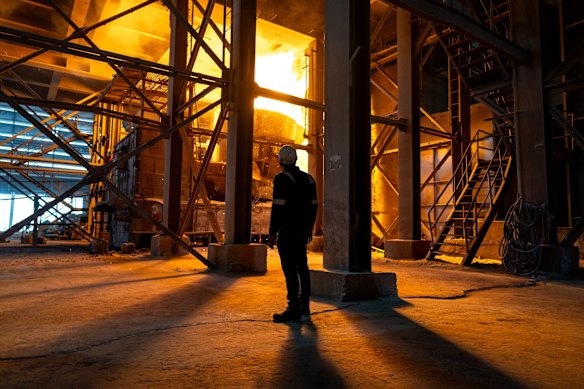 India's third-largest steelmaker Jindal Steel is among the last two bidders to buy South Australia's collapsed Whyalla steel mill.