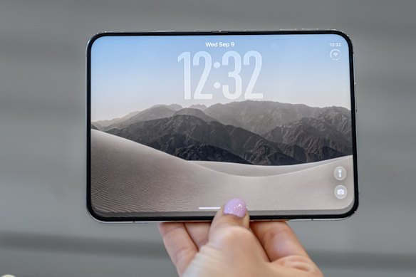 The new iPhone Duo’s selfie functionalities are perfect for solo travellers 