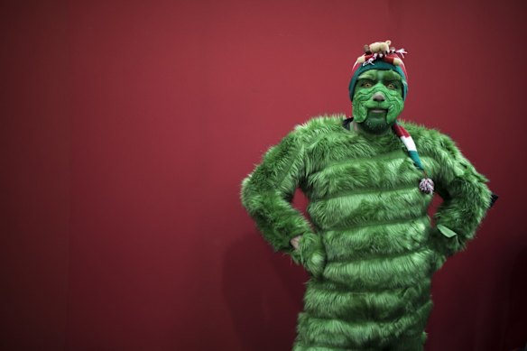 ’Tis the season to avoid the office Grinch at all costs