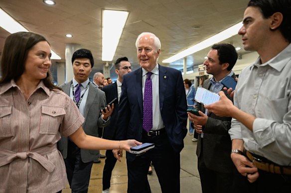 Il senatore repubblicano John Cornyn, che Trump ha contribuito a eliminare durante le primarie, ha chiesto al Congresso di approvare una legislazione per eliminare il fondo.