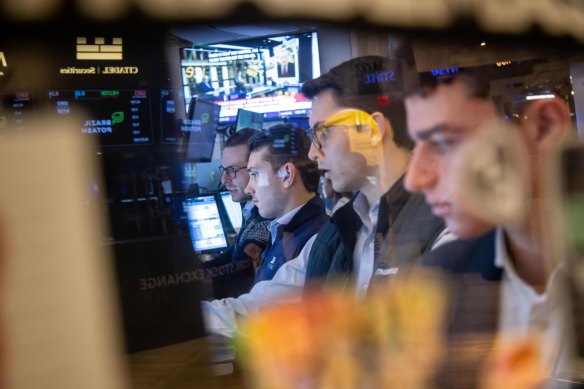 Wall Street has had a mixed session on Thursday.