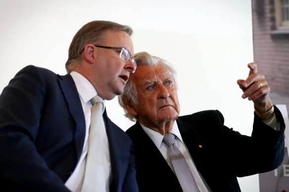 Anthony Albanese in 2016 with former Labor PM Bob Hawke. Now that he’s prime minister, Albanese is trying to replicate the late PM’s consensus style of leadership.
