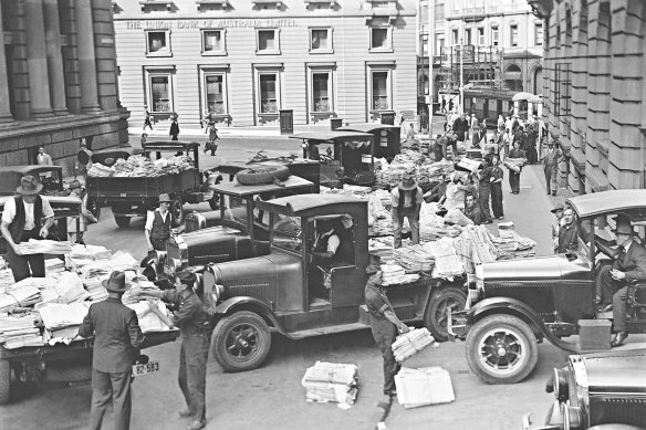 Delivery lorries outside the old Fairfax building on Hunter and O'Connell Streets, before the publishing company moved to Broadway in 1955.