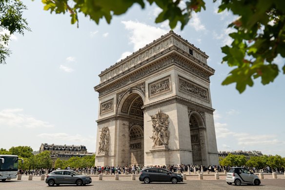 O Arco do Triunfo em Paris.