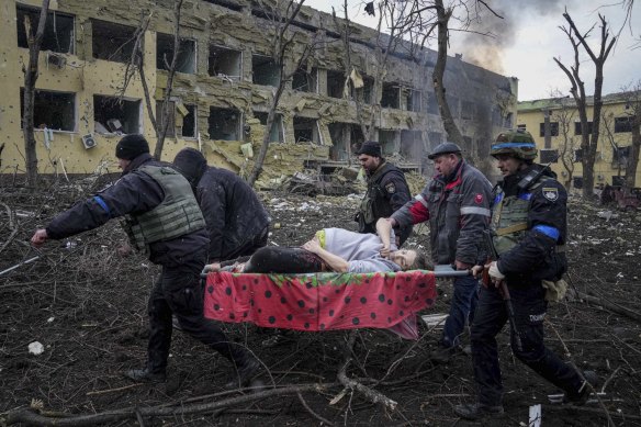 The pregnant woman captured in this photo taken after Mariupol’s maternity hospital was shelled died with her baby.