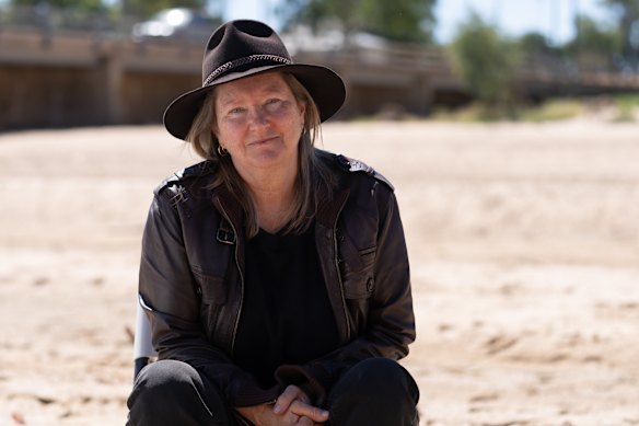 Forensic archaeologist and criminologist Dr Louise Steding provides commentary in Outback Murder Highway.