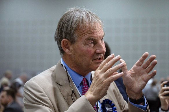 Ex alleato di Farage, il partito Restore Britain di Rupert Lowe attualmente raccoglie circa il 3% a livello nazionale.