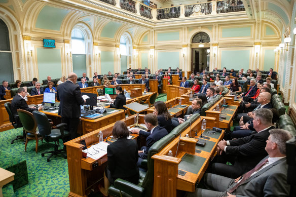 The Greens want the Queensland parliament to penalise landlords who leave properties vacant for extended periods.