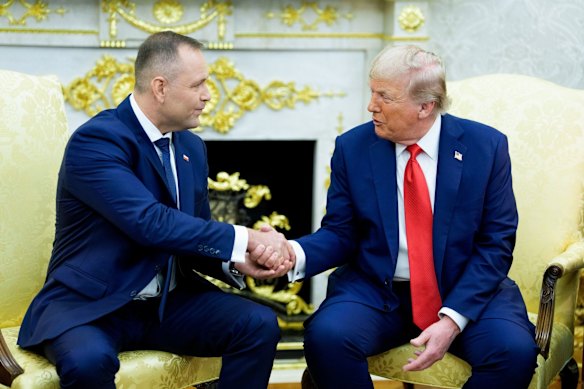 Donald Trump tem forte apoio do presidente da Polónia, Karol Nawrocki.