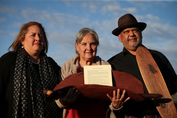 Megan Davis and Pat Anderson from the Referendum Council along with Noel Pearson presenting the Uluru Statement from the Heart in 2017.