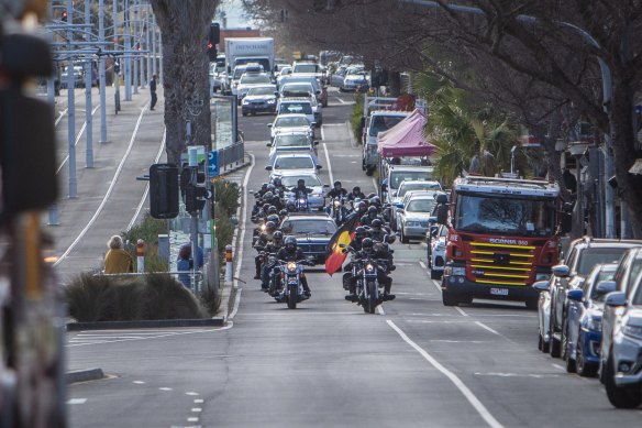 The cortege travelling along Fitzroy Street in St Kilda.