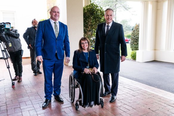 Bill Shorten at the ministerial swearing-in ceremony with guests Jose and Cheryl Crilly.