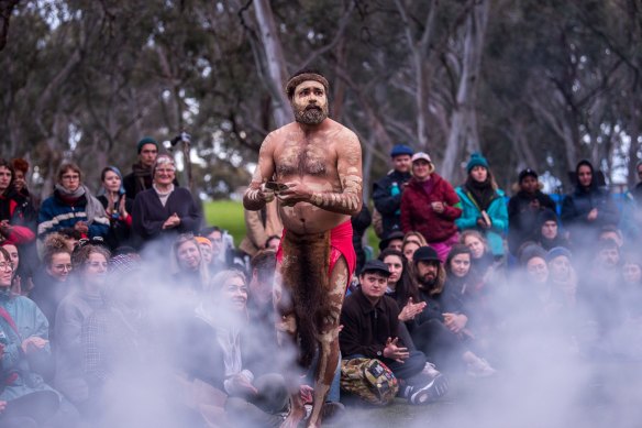 Djab Wurrung man Zellanach Djab Mara leading a ceremony in front of the grandfather tree at the Djab Wurrung Embassy camp.