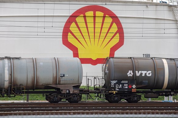 The world’s fossil fuel majors have been sent a stark warning.