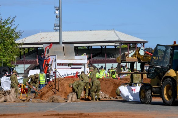 A sandbagging operation at Shepparton, where an evacuation order was issued.