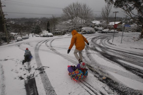 Fun in the snow at Katoomba.