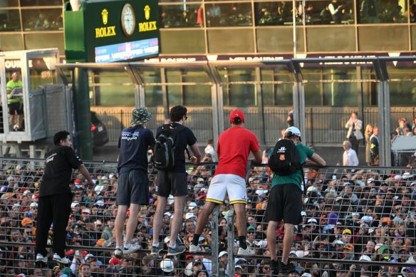 Crowds at the 2023 Australian Grand Prix.