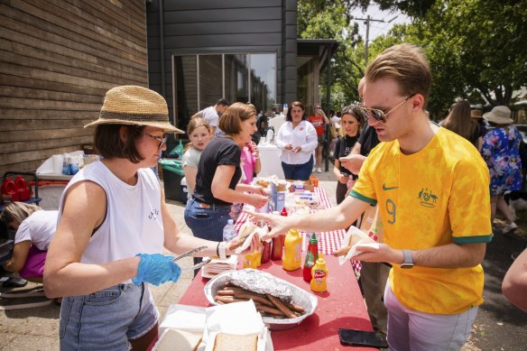 Democracy sausages were on the menu at Port Melbourne Primary School.