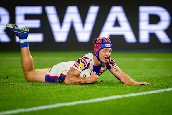 Ponga scores.