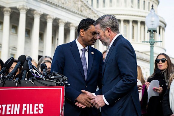 Democrat Representative Ro Khanna, left, and Republican Thomas Massie, during a news conference outside the US Capitol in Washington DC on Tuesday (Washington time).