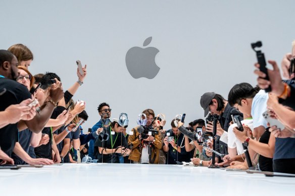 Apple maintained its position as the nation’s top smartphone maker, selling 1.75 million iPhones, but Android smartphone sales grew 12 per cent, outpacing iPhone’s growth.
