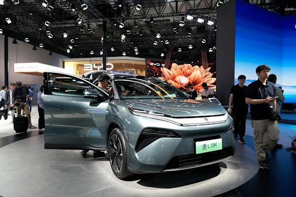 A BYD Tang L DM electric vehicle.